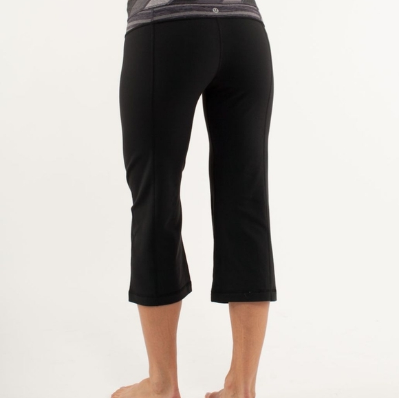 Lululemon Groove Crop Black / Quilt 16 Reversible - Picture 2 of 11